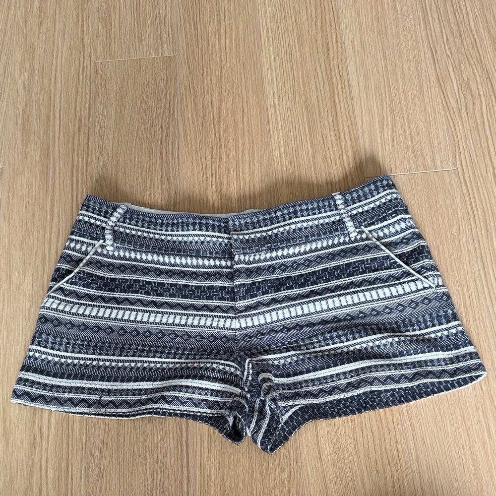 Alice + Olivia Patterned Shorts - Navy and White